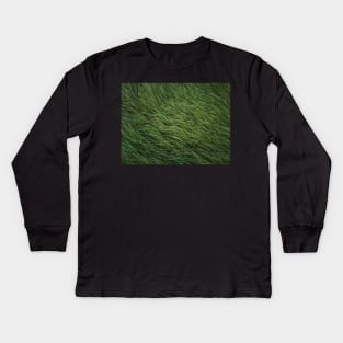 green grass sway in the wind Kids Long Sleeve T-Shirt